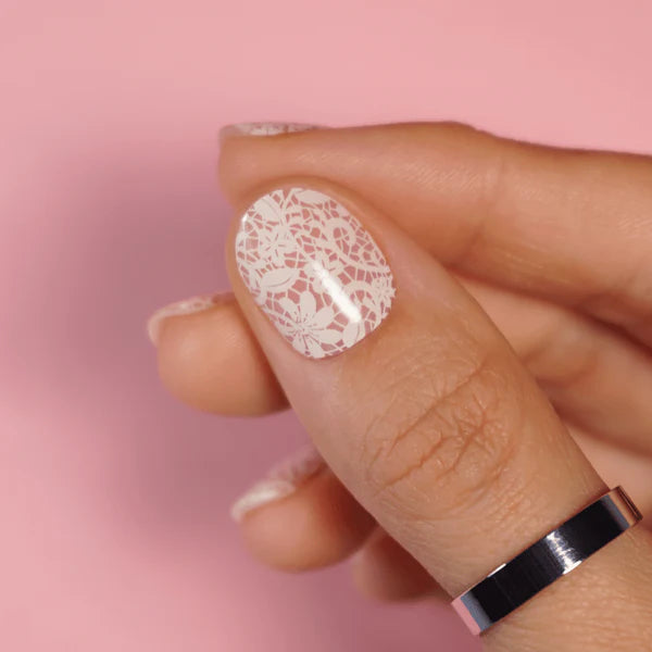 MoYou London Gel Nail Strip ★ WHITE LACE