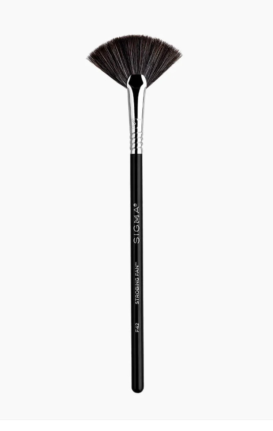 Sigma Beauty F42 Strobing Fan™ Brush