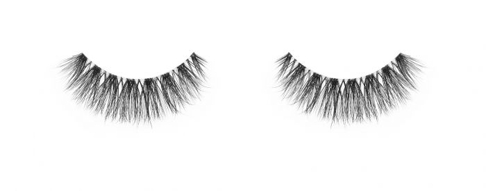  A single pair of Ardell's Faux Mink 858 eyelash inside its box indicating details on the packaging